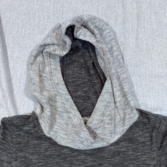 REI Hooded Pullover Womens Small Gray Black Stretch Thumbholes Zip Pocket Hiking - Picture 2 of 10